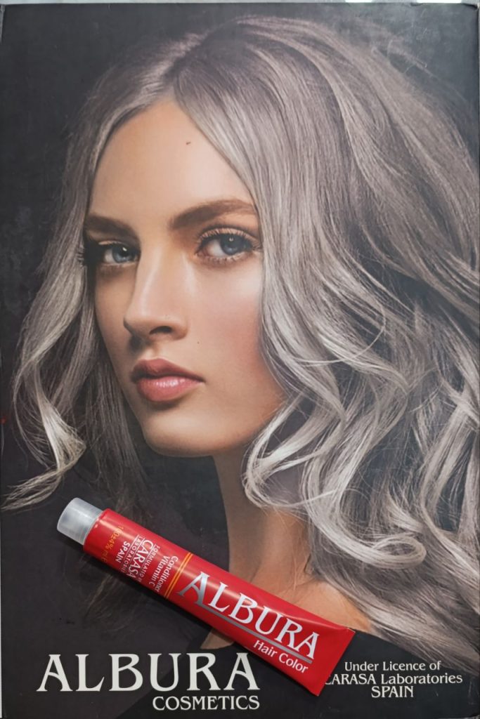 رنگ موی آلبورا خاکستری سری A انتخابی ایده‌آل برای افرادی است که به‌دنبال رنگی سرد، خنثی و بدون قرمزی یا زردی ناخواسته هستند.